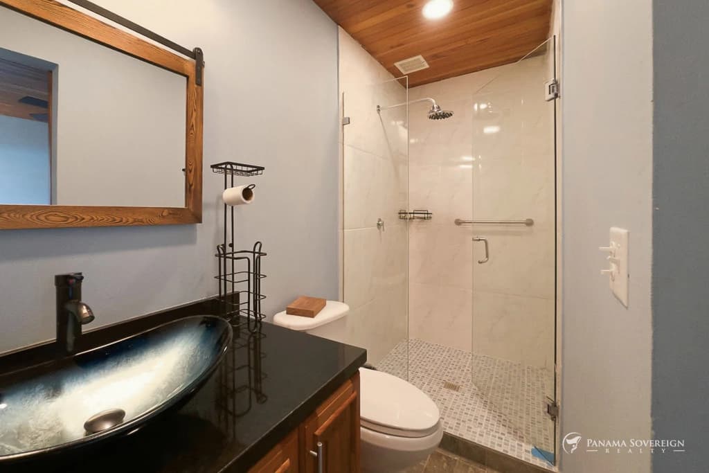 2 Bedroom House in Bucaro - photo 13