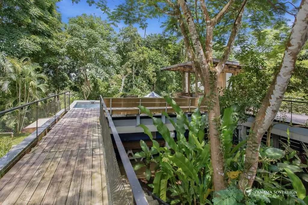 4 Bedroom House in Canal Zone - photo 5