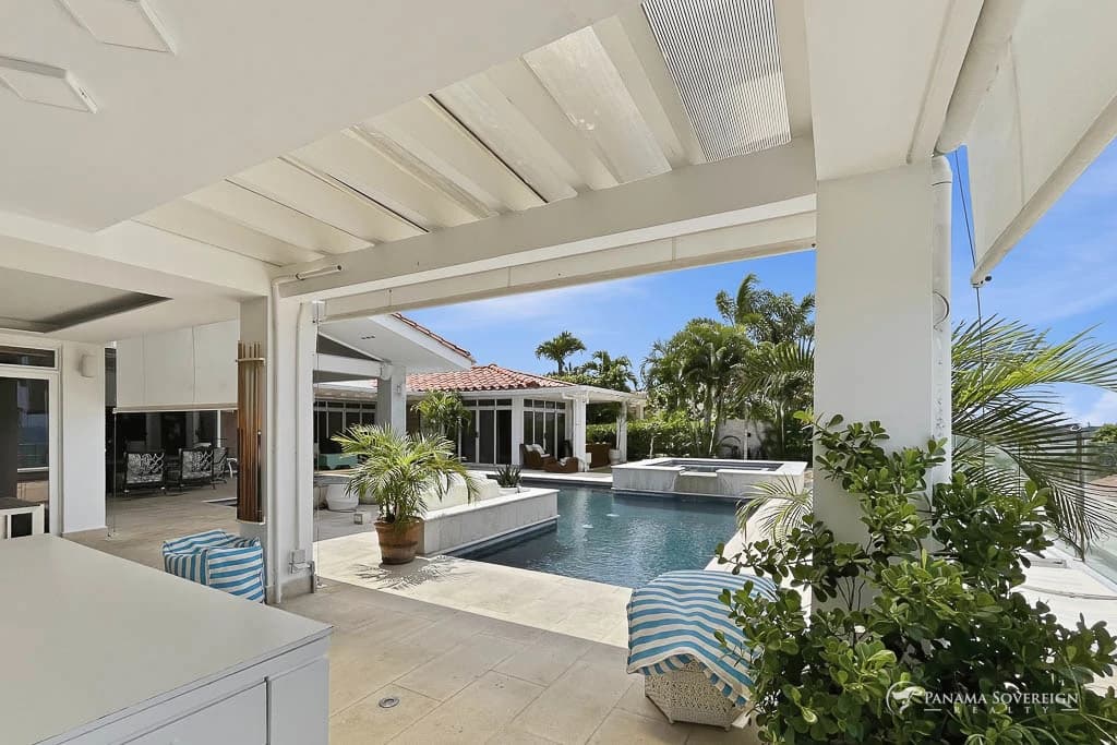 5 Bedroom House in San Carlos - photo 9