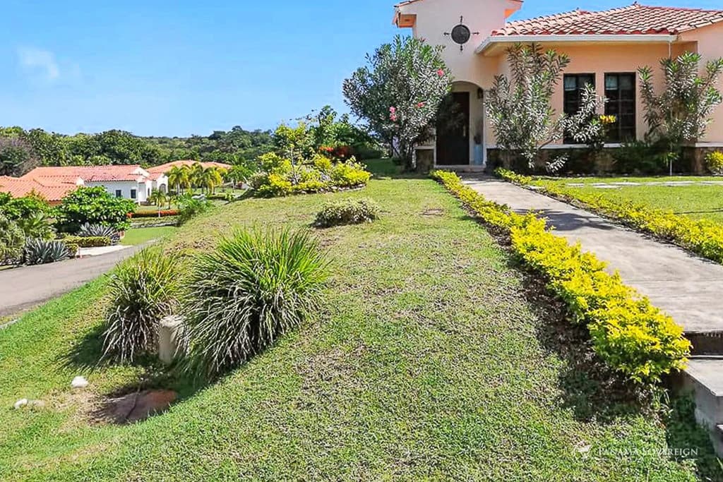 4 Bedroom House in San Carlos - photo 3