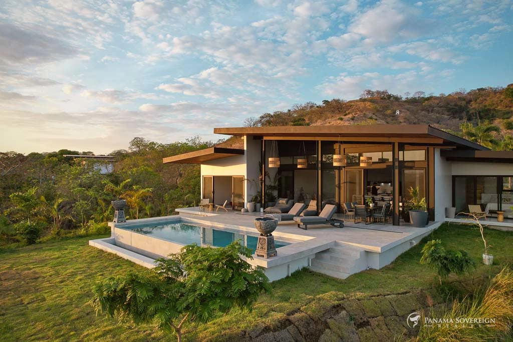 3 Bedroom House in Canas - photo 33
