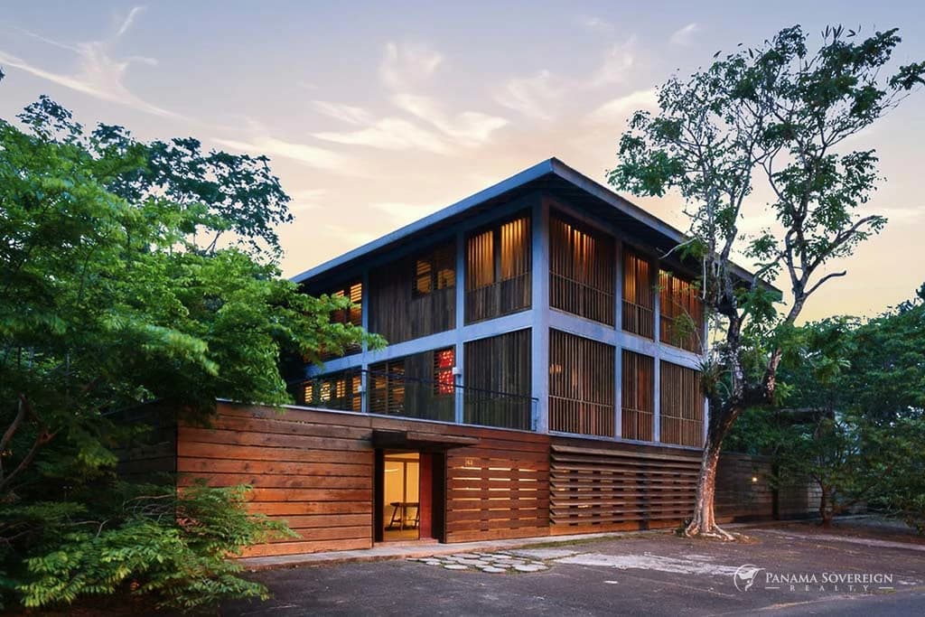 4 Bedroom House in Canal Zone - photo 50