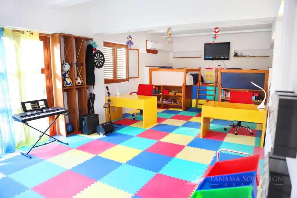 6 Bedroom House in Los Destiladeros - photo 35