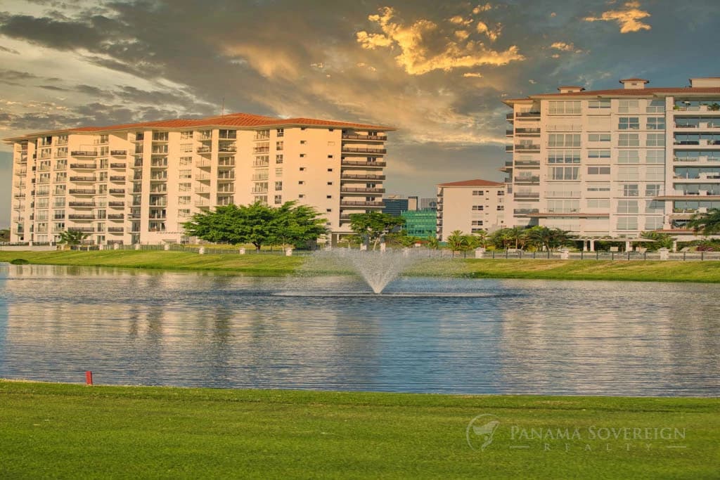4 Bedroom Condo in Santa Maria - photo 4