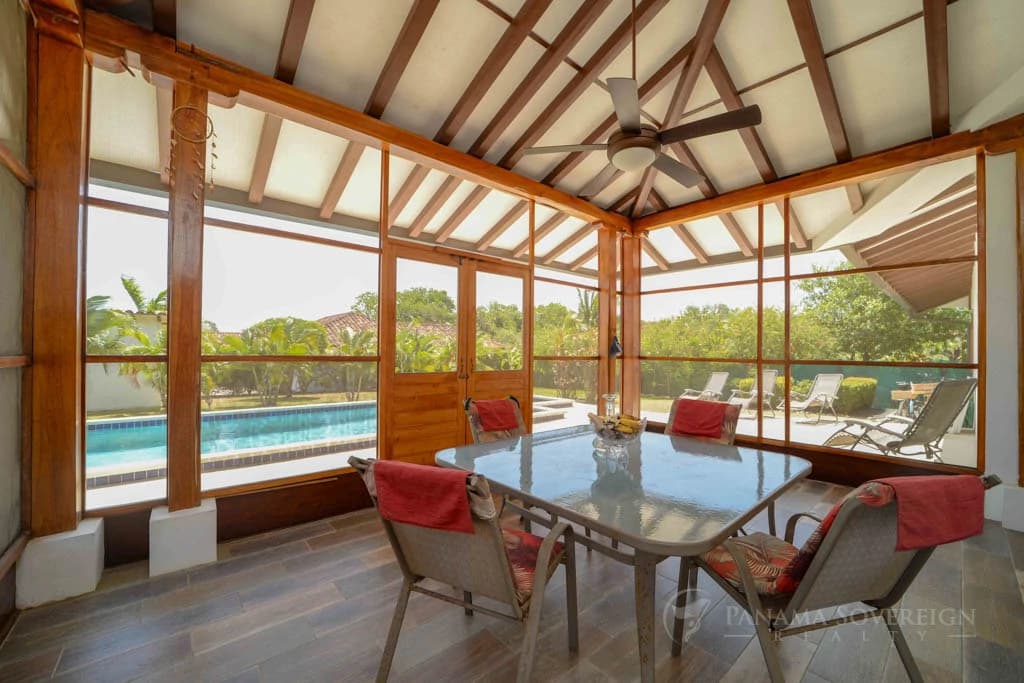 3 Bedroom House in Pedasi - photo 4