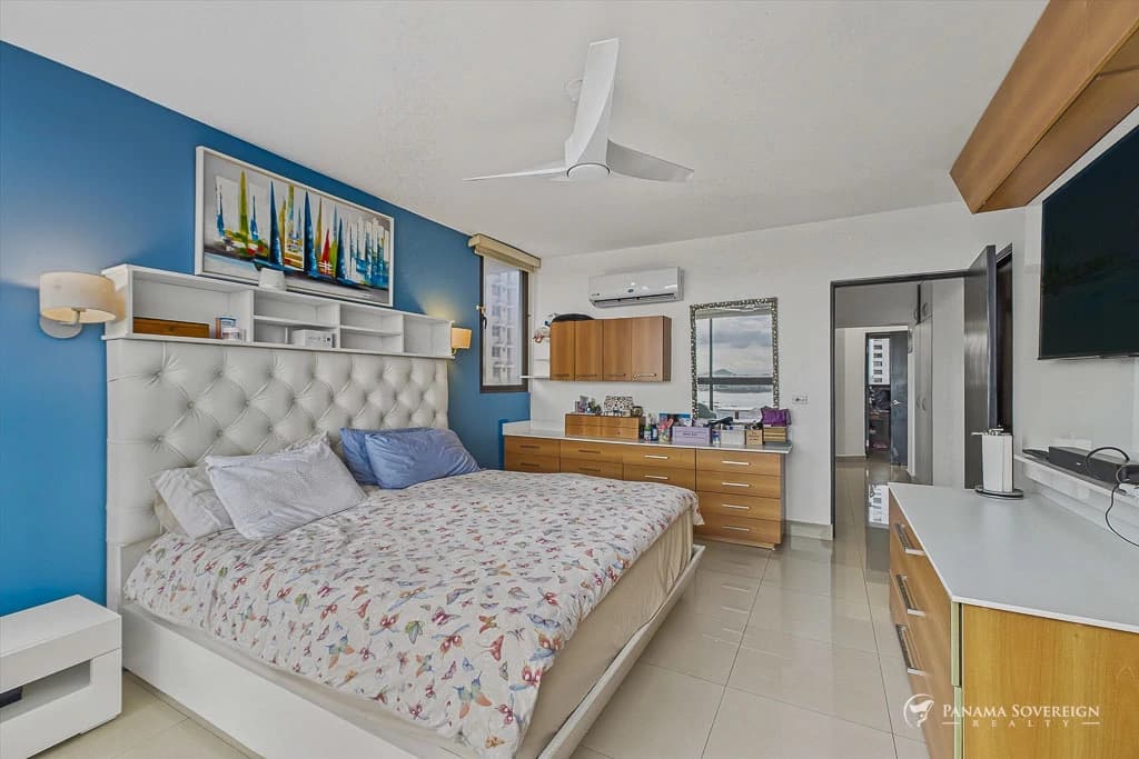 3 Bedroom Condo in San Francisco - photo 11