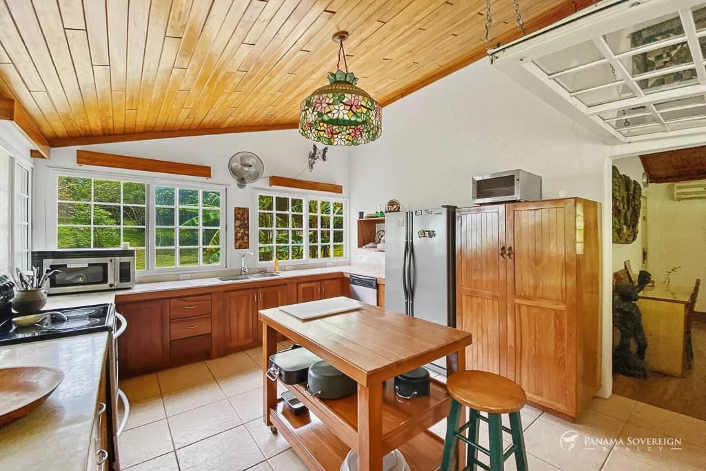 3 Bedroom House in San Carlos - photo 8