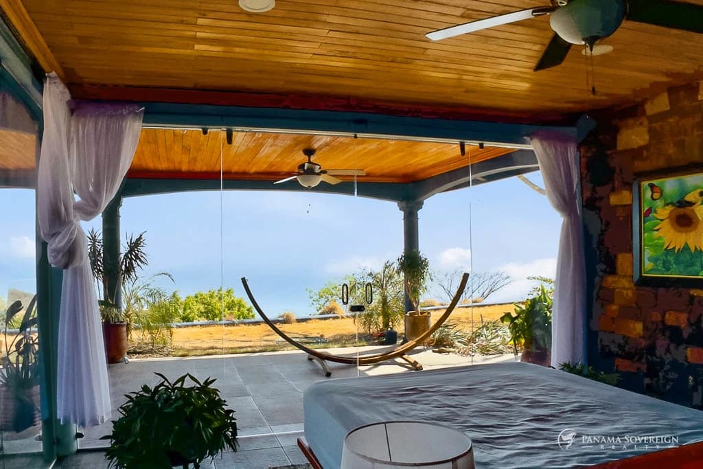 2 Bedroom House in Bucaro - photo 11
