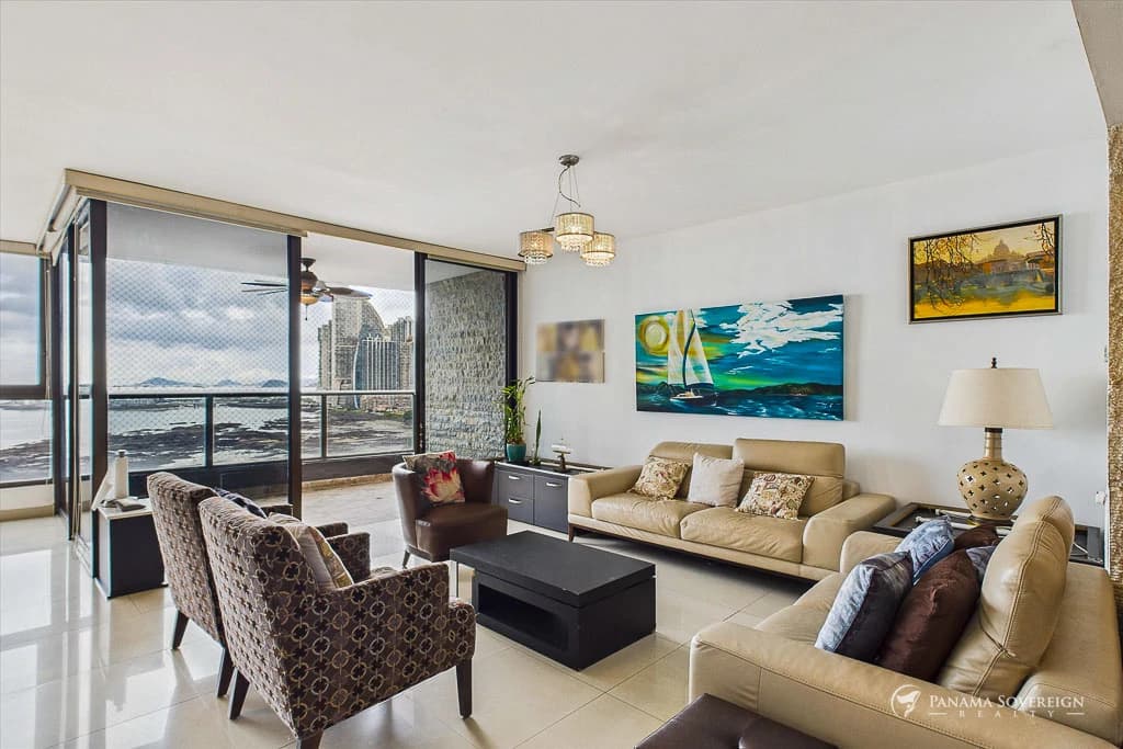 3 Bedroom Condo in San Francisco - photo 2
