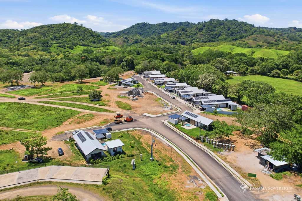 3 Bedroom House in Canas - photo 29