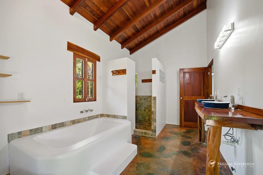 4 Bedroom House in Pedasi - photo 18