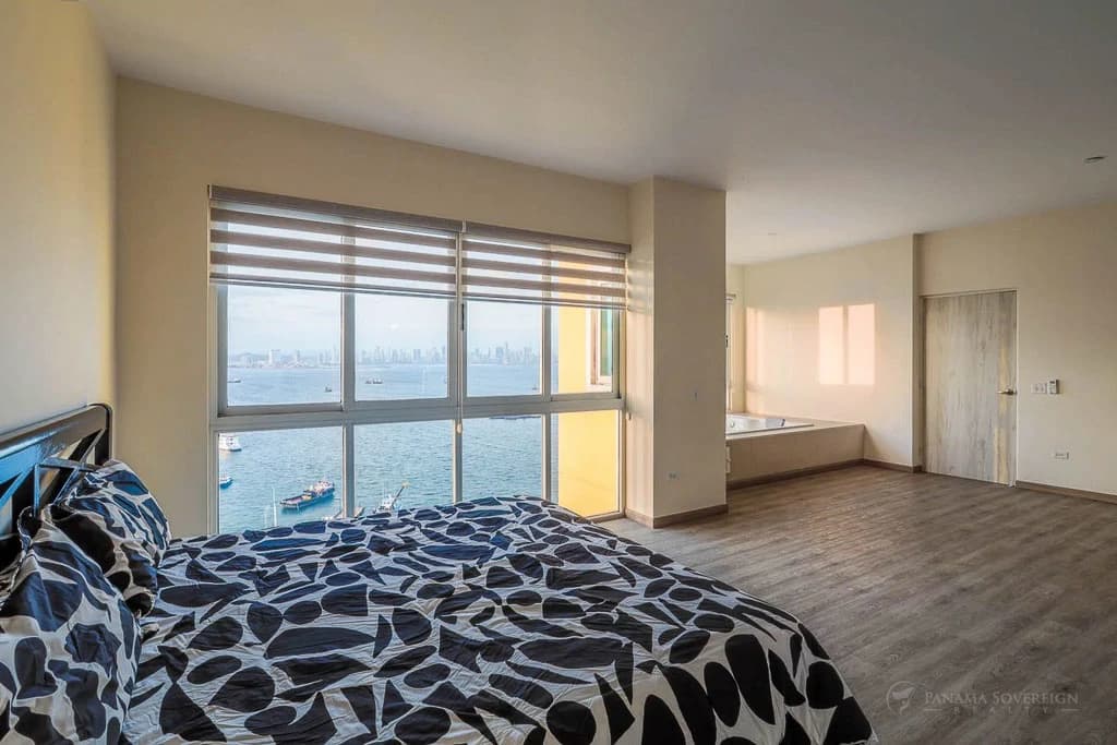 3 Bedroom Condo in Amador Causeway - photo 16