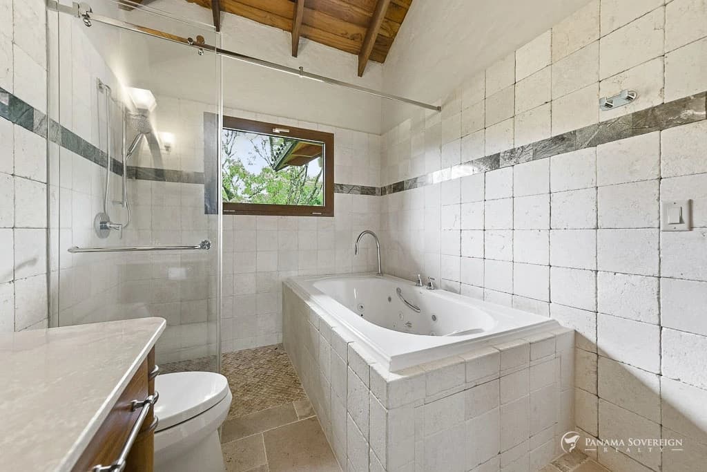 5 Bedroom House in El Valle de Anton - photo 46