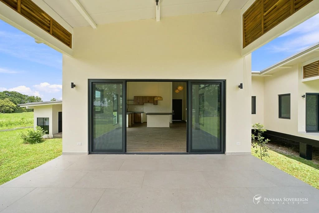 3 Bedroom House in Pedasi - photo 18