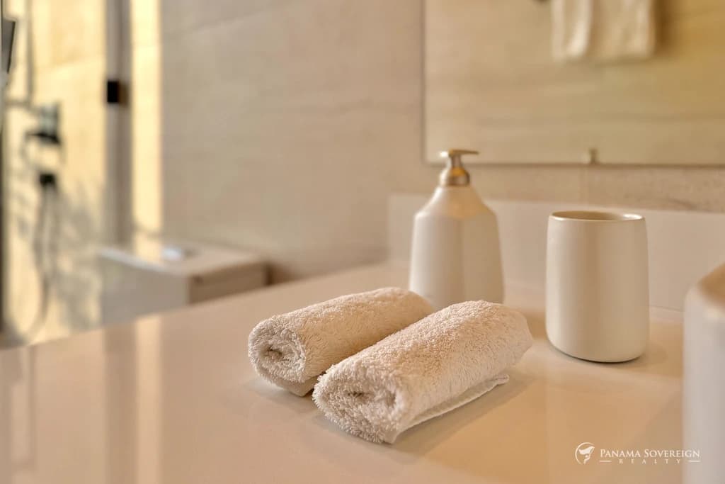 3 Bedroom House in Canas - photo 25