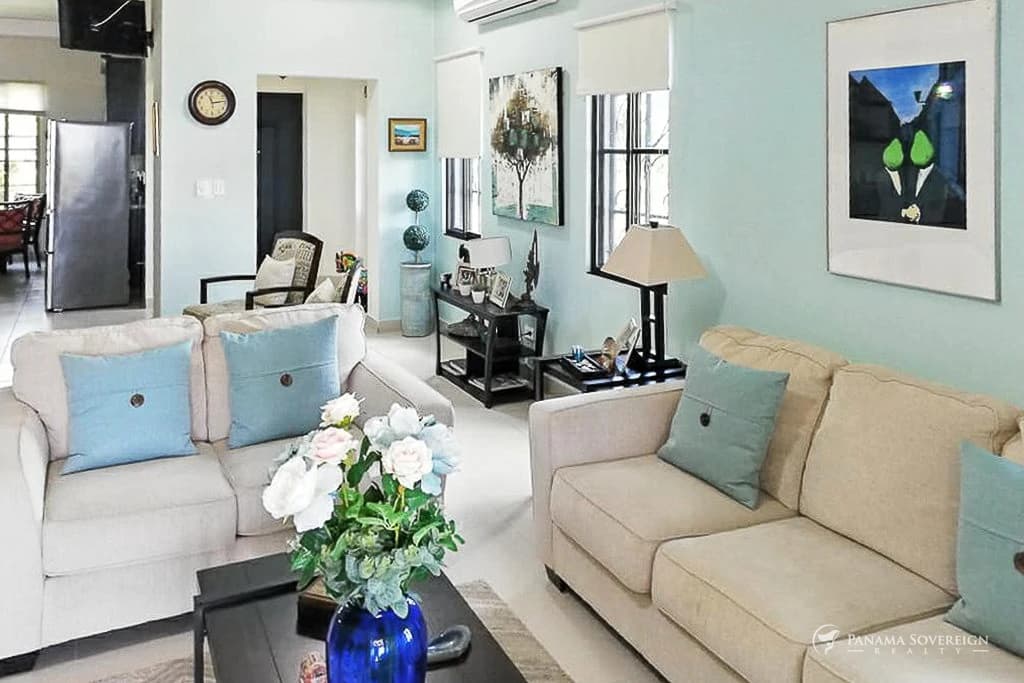 4 Bedroom House in San Carlos - photo 6