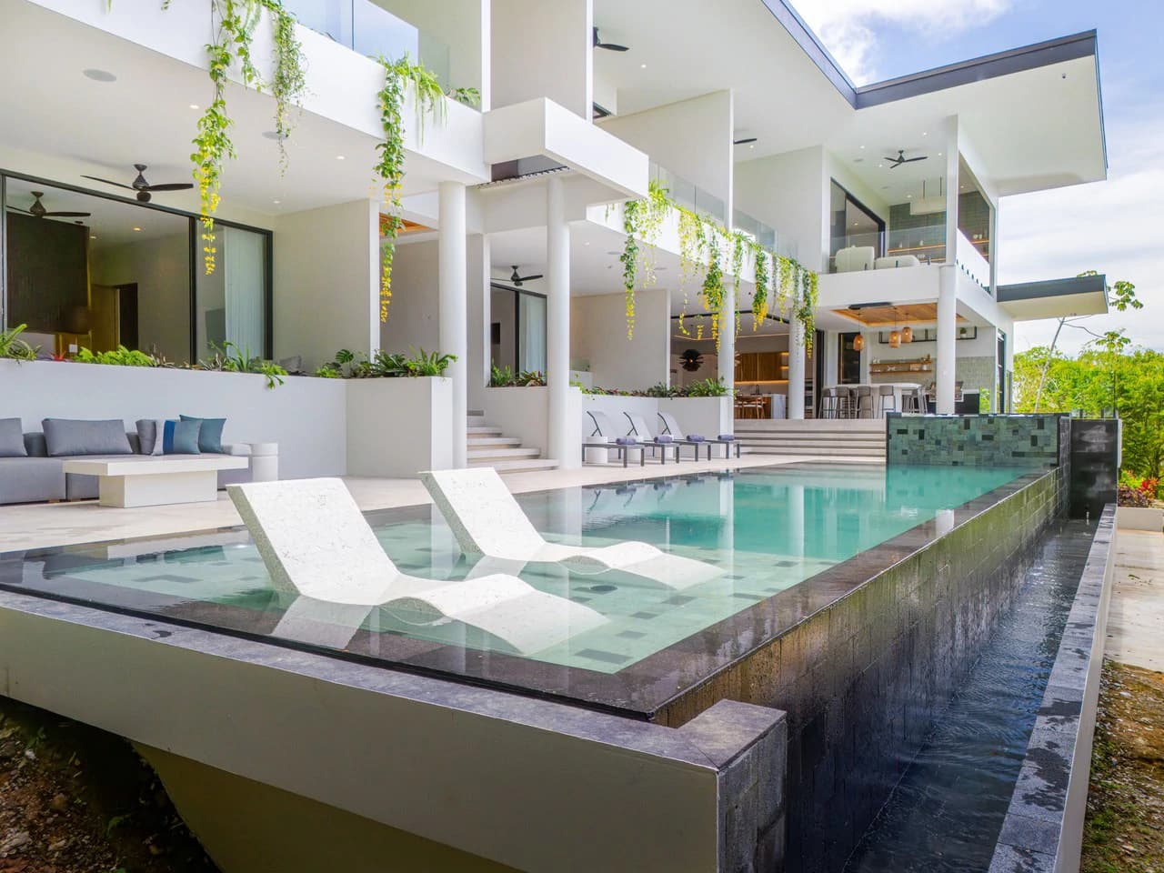 Acqua Blu: Mountain House For Sale in Escaleras - photo 12