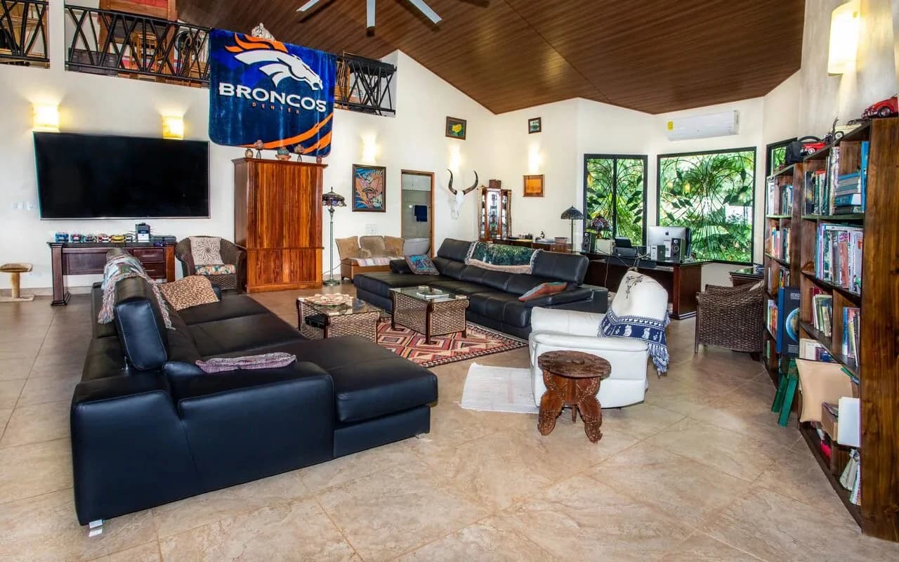 209 ACRES – 3 Bedroom 180 Degree Ocean View Home, Pool, And At Least 4 More Ocean View Building Sites!!!! - photo 16