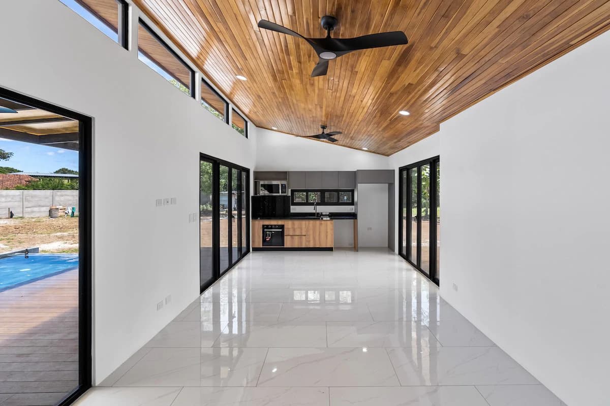 Casa Solana: Brand-New Modern Home in Palm Beach Estates, 2-Minute Walk to the Beach! - photo 8
