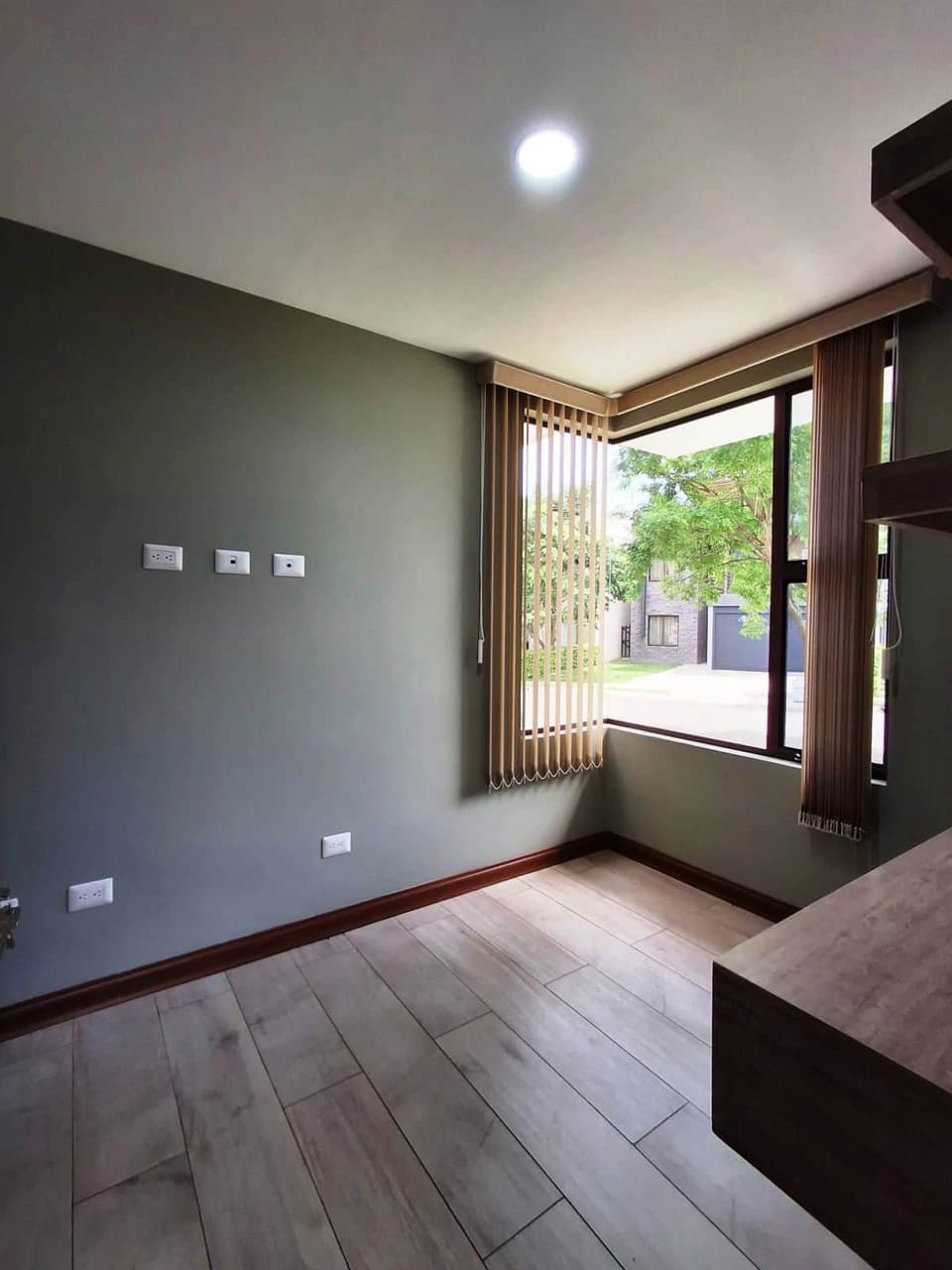 Move In Ready with private pool! - photo 8