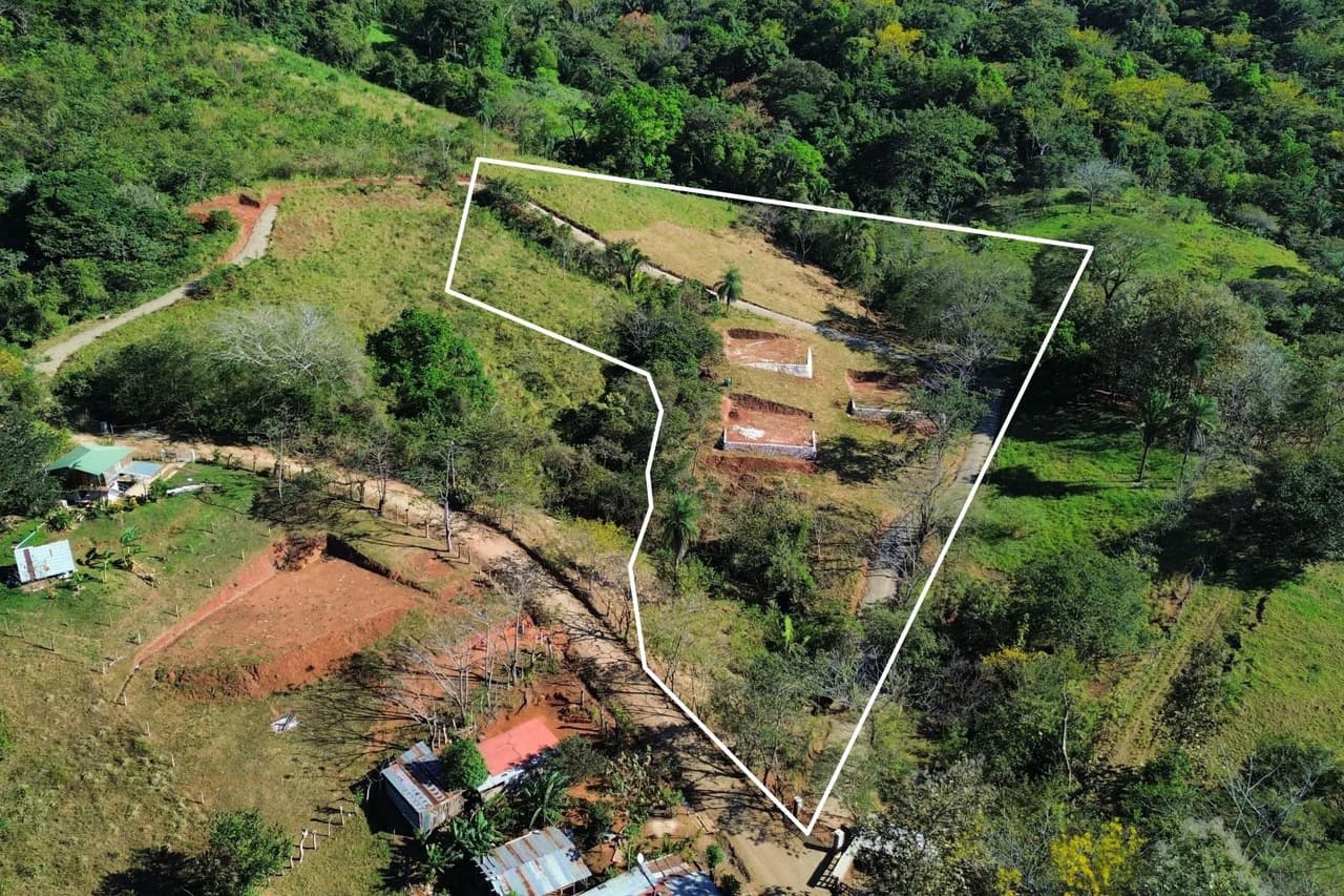 Finca Martine: 3 Platforms, Ready to Build - photo 1