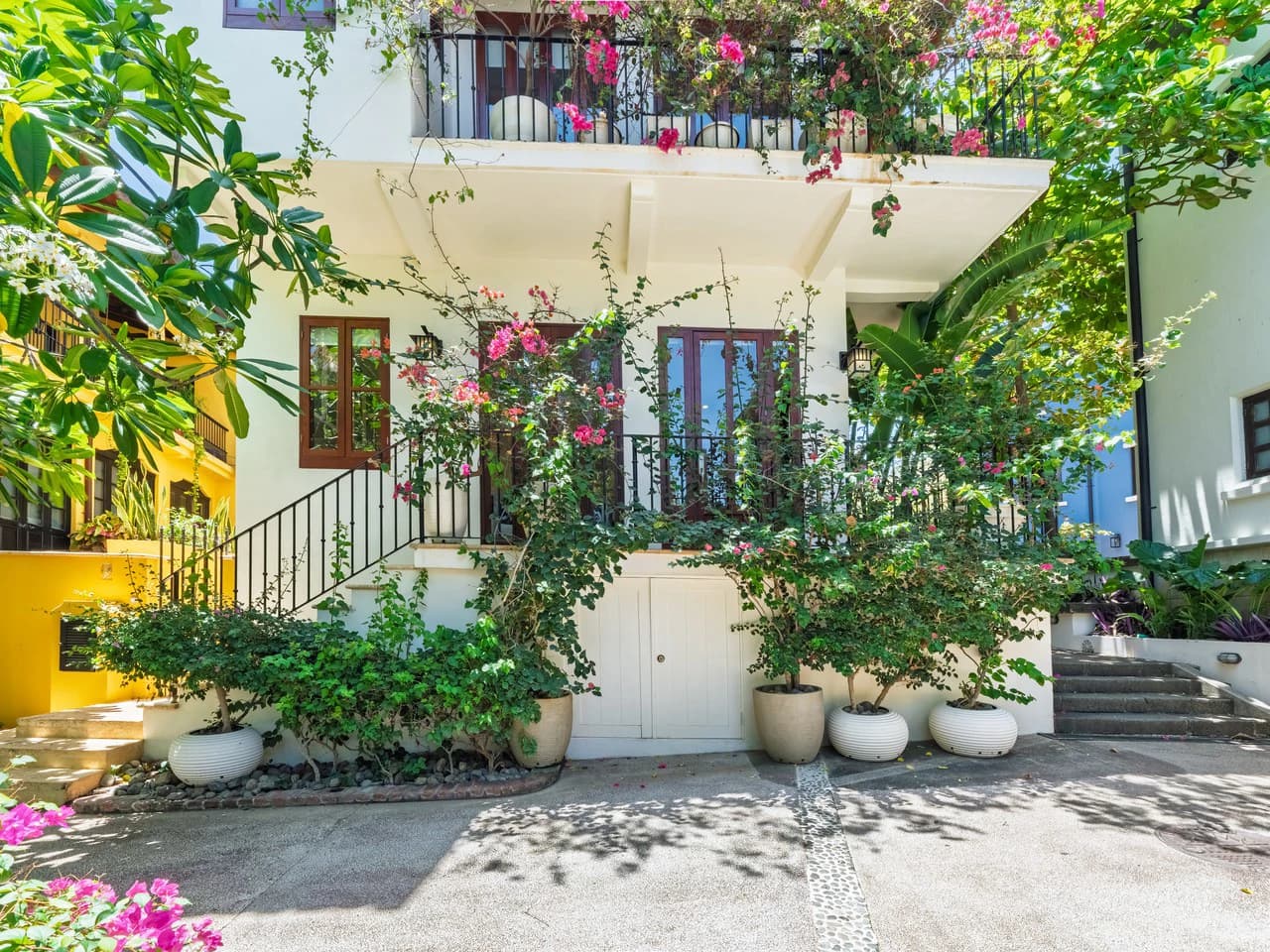 25 Paseo Del Mar: Best-Priced Beachfront Home in Las Catalinas - photo 44