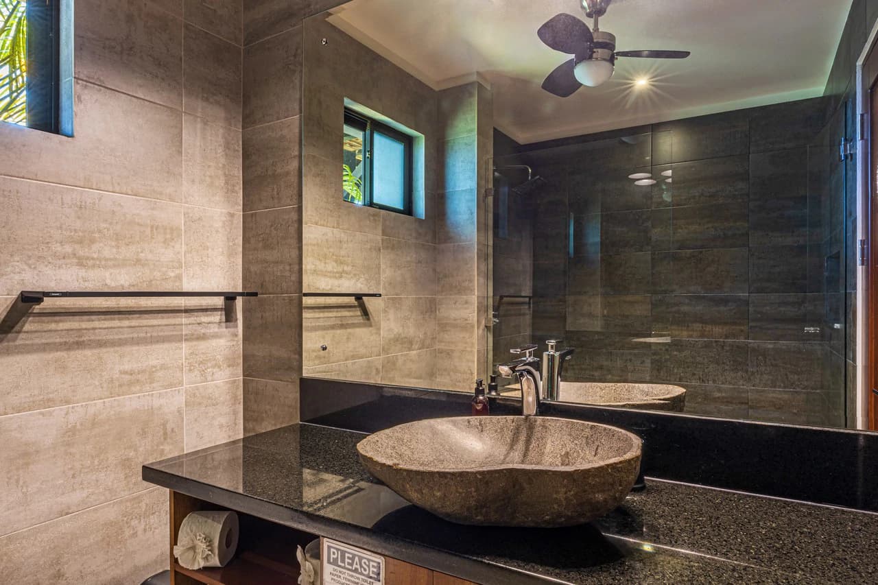 Casa Markissa: Luxury Oceanview Villa with Proven Rental Income. - photo 23