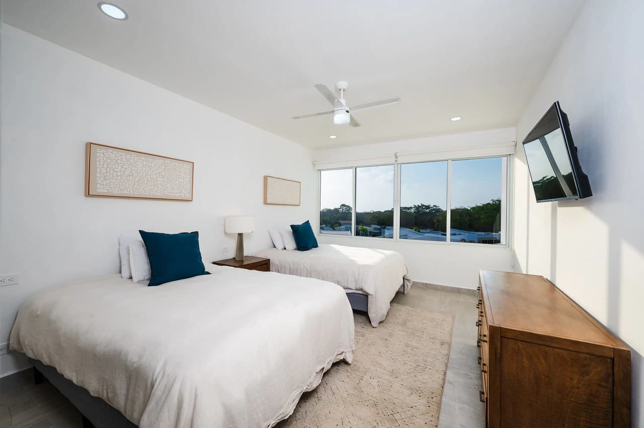 The Enclave: Ultra-Modern 5 Bedroom Villa Located Minutes From the Beach! - photo 33