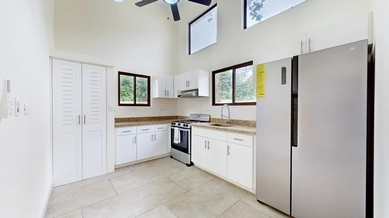 Modern 3-Bedroom Home Near Marino Ballena National Park – Central Uvita - photo 2