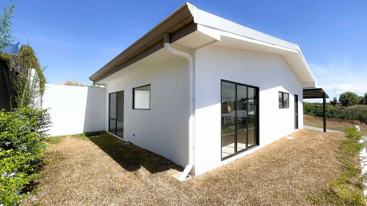 Charming New House for Sale in Gated Community - photo 14