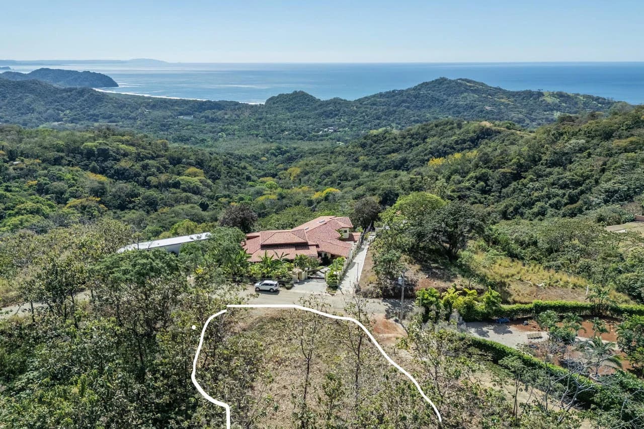 Carrillo Mountain: Sunset View and second floor ocean view Lot