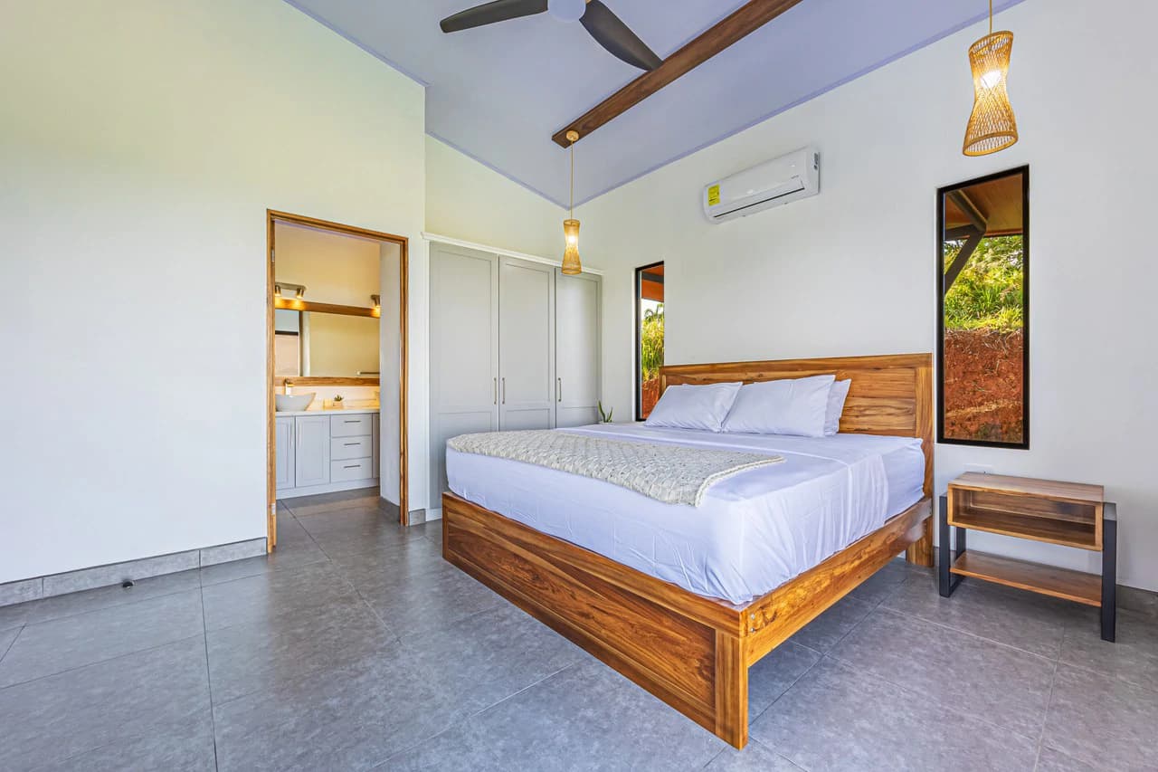 CHONTALES NEW VILLA WITH PANORAMIC OCEAN AND MOUNTAINS VIEWS: Mountain Villa For Sale in Ojochal - photo 13