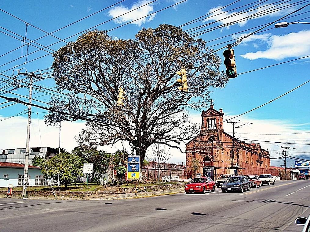 Goicoechea: Commercial Lot for Sale San Francisco Goicoechea High Vehicular Zone