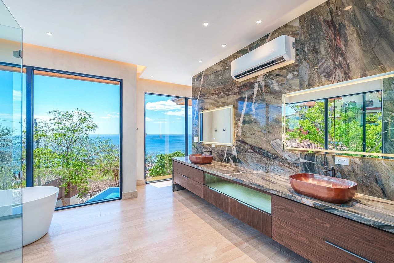 El Palacete Flamingo: 7BR Luxury Home with Vast Ocean Views - photo 15