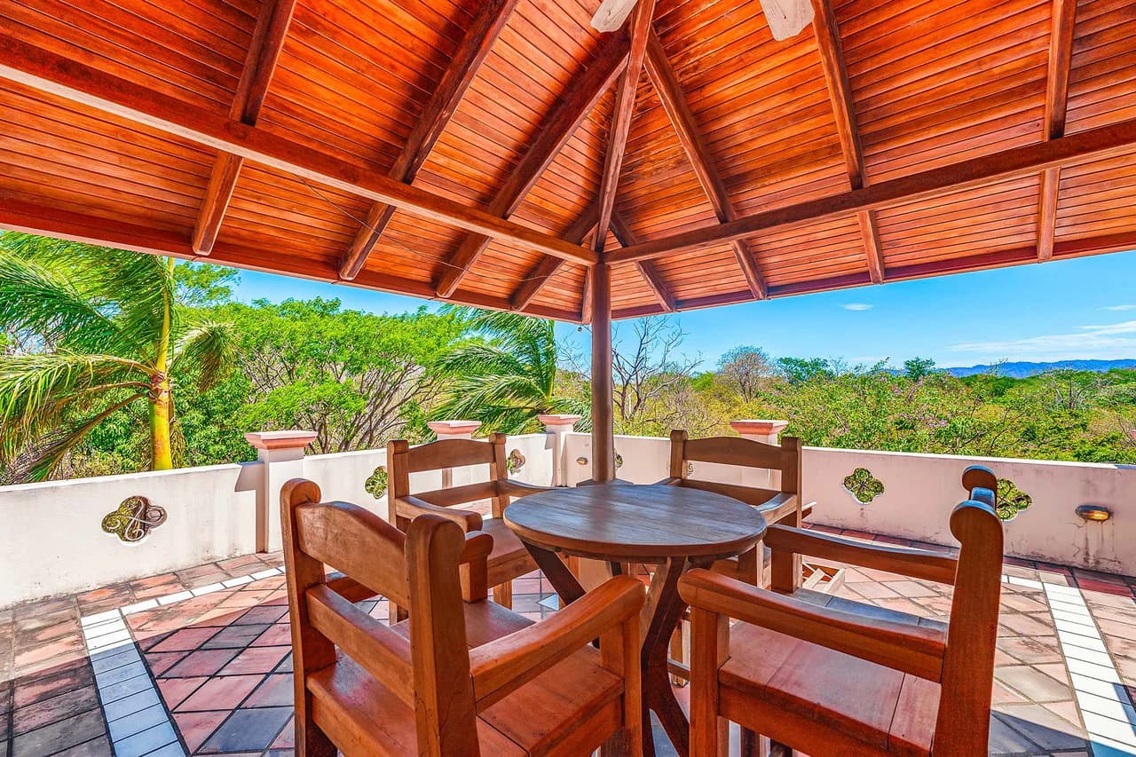 Casa Palacio: Elegant and Palatial 3BR in Gated Community - photo 24