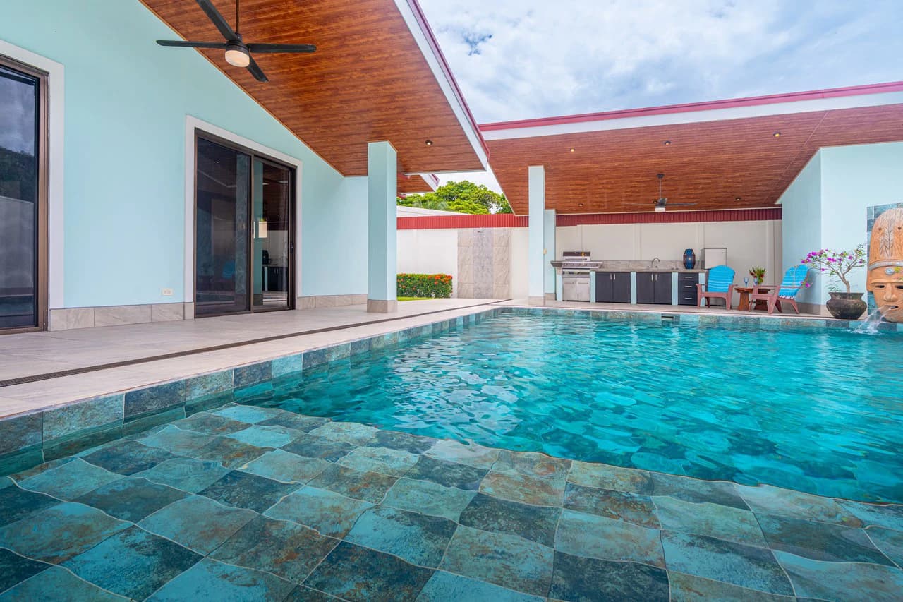 Villa Esmeralda: Big Pool. Big Lot. Big Lifestyle. Central Uvita, Walk to Everything! - photo 18