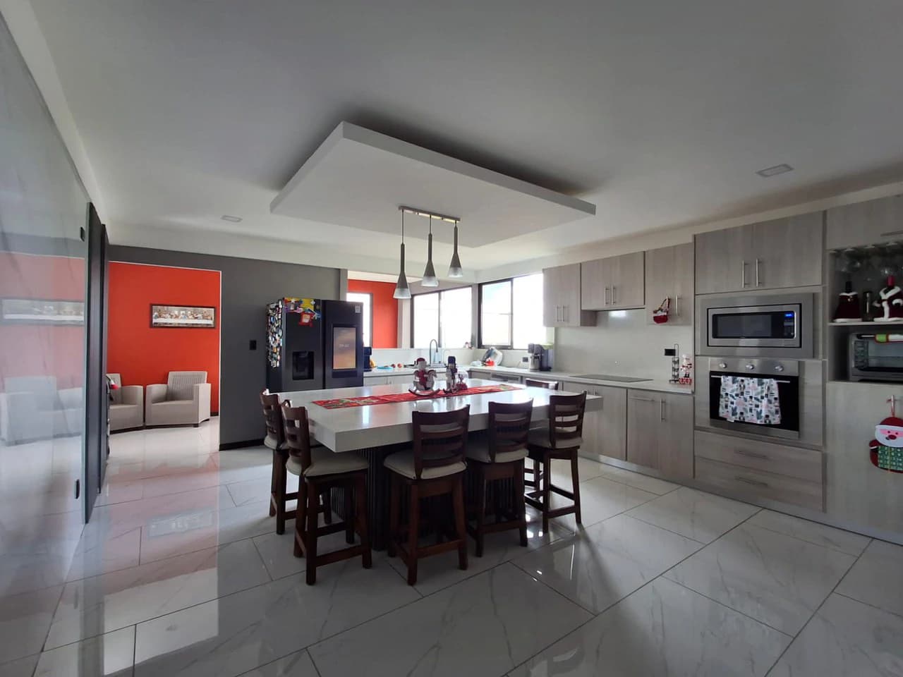 Casa Vista!: 3 level Cityview Hilltop Estate + 27,980m2 - photo 2