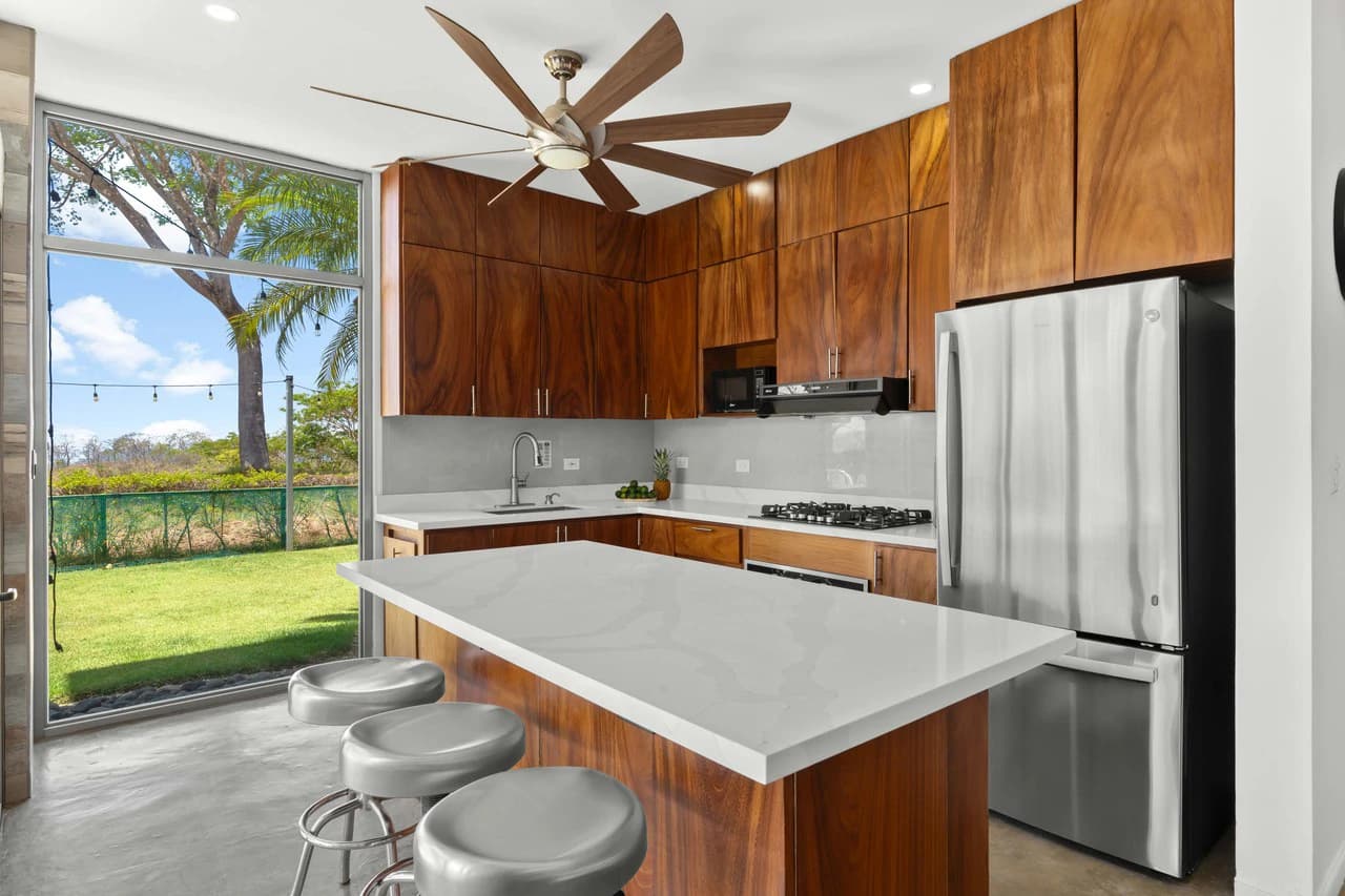 Casa Hijau: Modern Ocean-View Surf Home in Marbella - photo 10