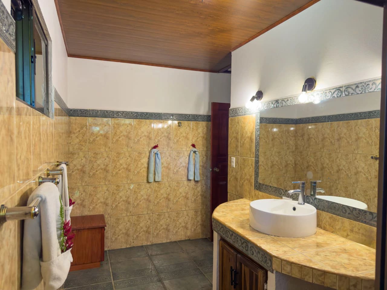 Flutterby Condo: Manuel Antonio’s Exclusive Rainforest Haven - photo 21