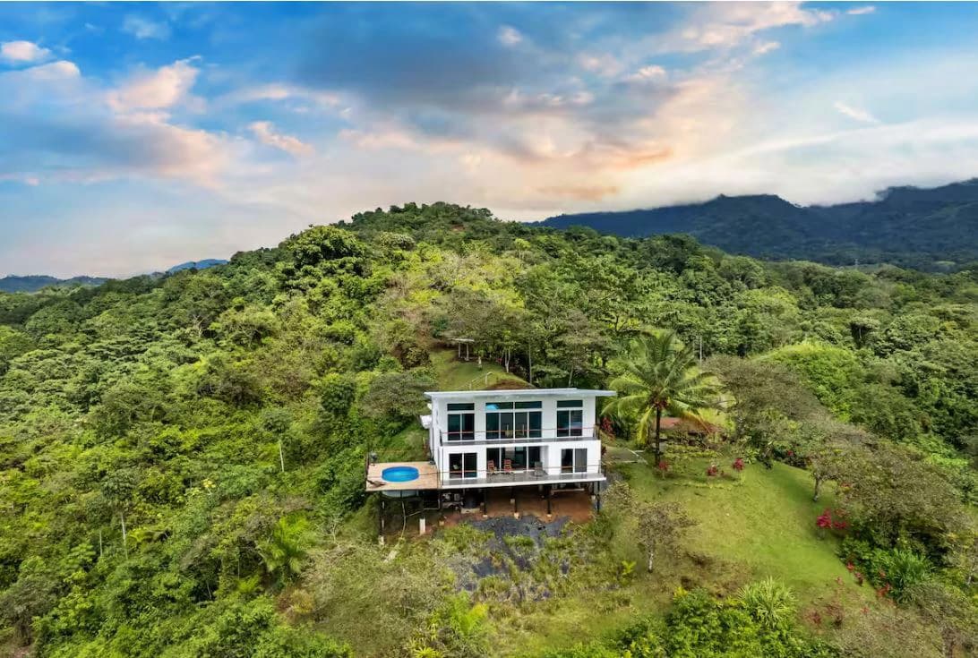 Casa Sol: Exceptionally Private Home with Panoramic Ocean, Mountain & Sunset Views - photo 36