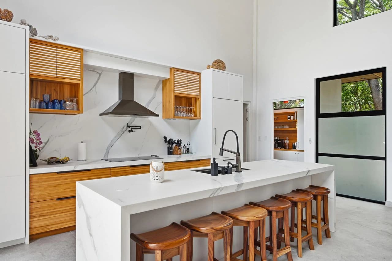 Casa La Ola Perfecta: Luxury 5-Bedroom Home with Pool, short walk to the Beach in Hacienda Pinilla - photo 10