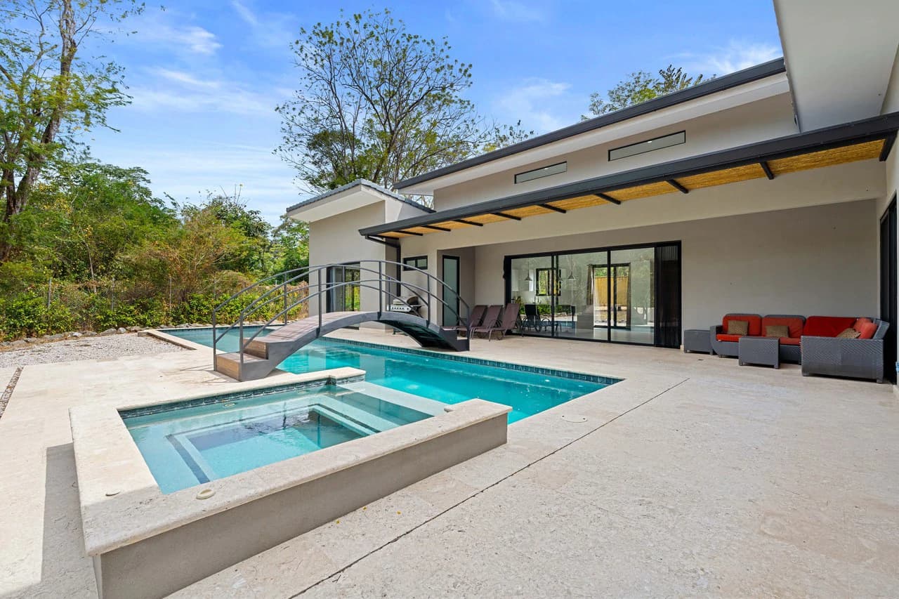 Casa Avalon: New 4-Bedroom Home on 1.48-Acre Lot – Build 2 More Structures, Just Minutes from the Beach! - photo 26