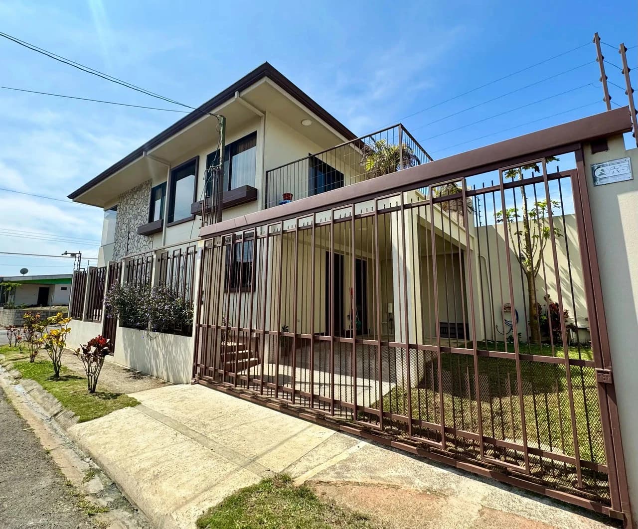 House For Sale in Piedades Norte