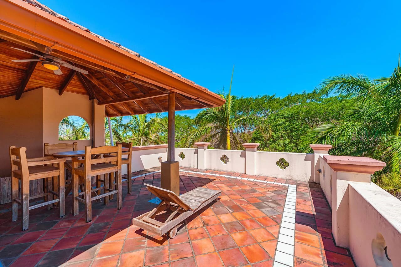 Casa Palacio: Elegant and Palatial 3BR in Gated Community - photo 25