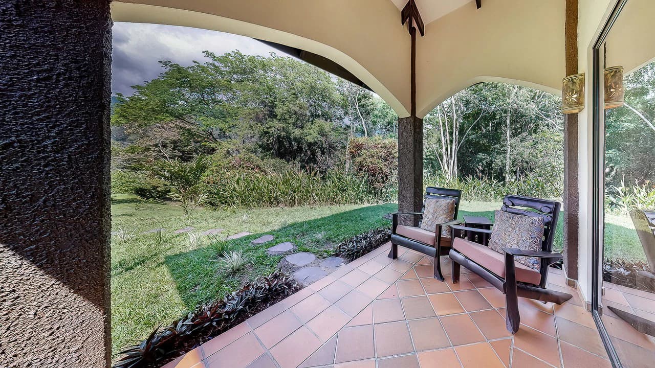 A TRANQUIL HAVEN: PRIME INVESTMENT OPPORTUNITY IN UVITA'S LUSH RIVER ENCLAVE: Mountain Hotel/Resort/Hostel For Sale in Uvita - photo 39