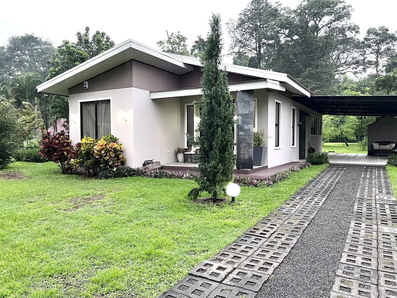 House for sale in La Fortuna de San Carlos - photo 3