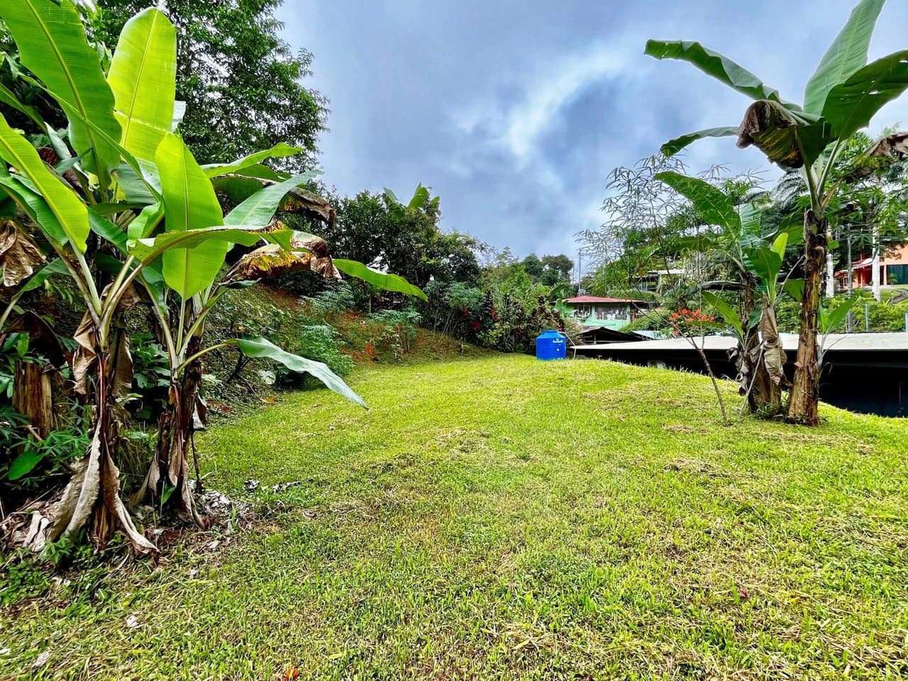 0.19 ACRES – 3 Bedroom Container Homes With Additional Building Lot,15min to Dominical and Beaches!! - photo 18