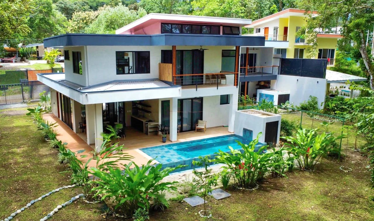 0.17 ACRES – 3 Bedrooms, Brand New Luxury Home in Uvita, Minutes From Beaches and Services, Wooded Lot, Year Round Stream, Private And Fully Furnished, Ready to Move!!!