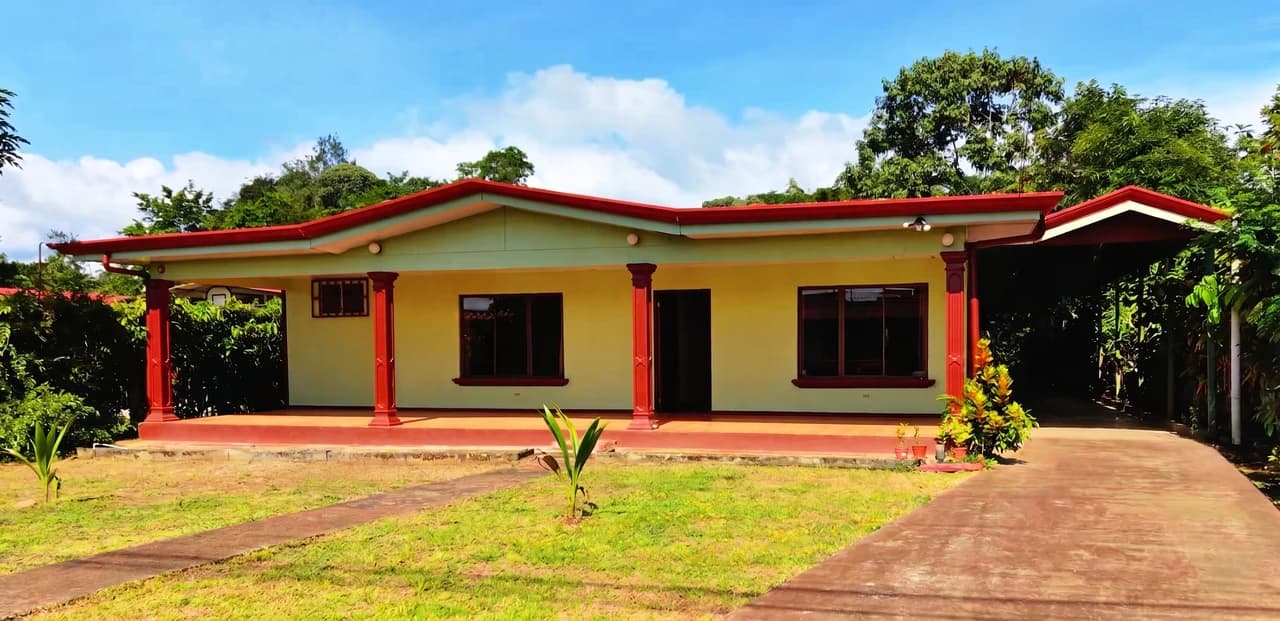 House For Sale in Daniel Flores