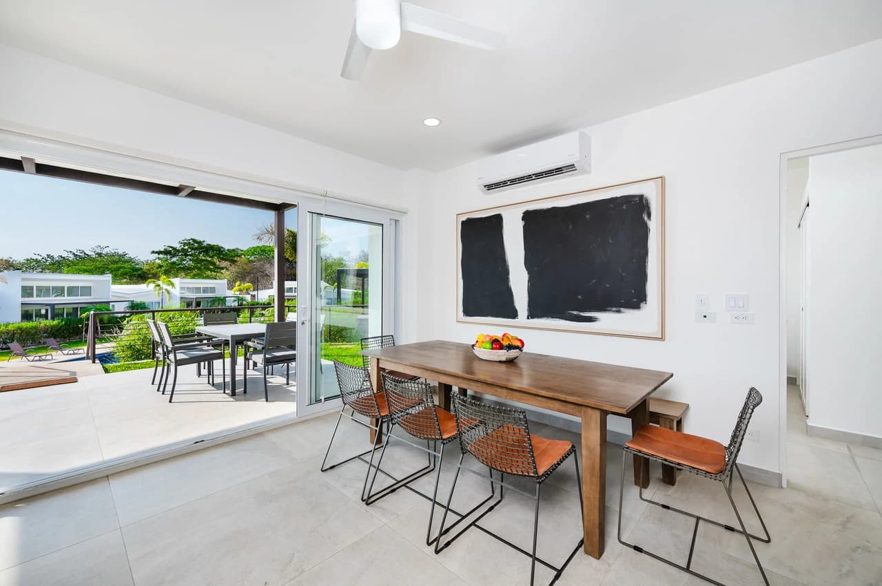 The Enclave: Ultra-Modern 5 Bedroom Villa Located Minutes From the Beach! - photo 9